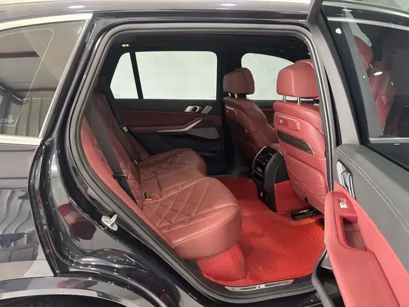 2023 BMW X5 xDrive40Li M Sport Package — миниатюра 32