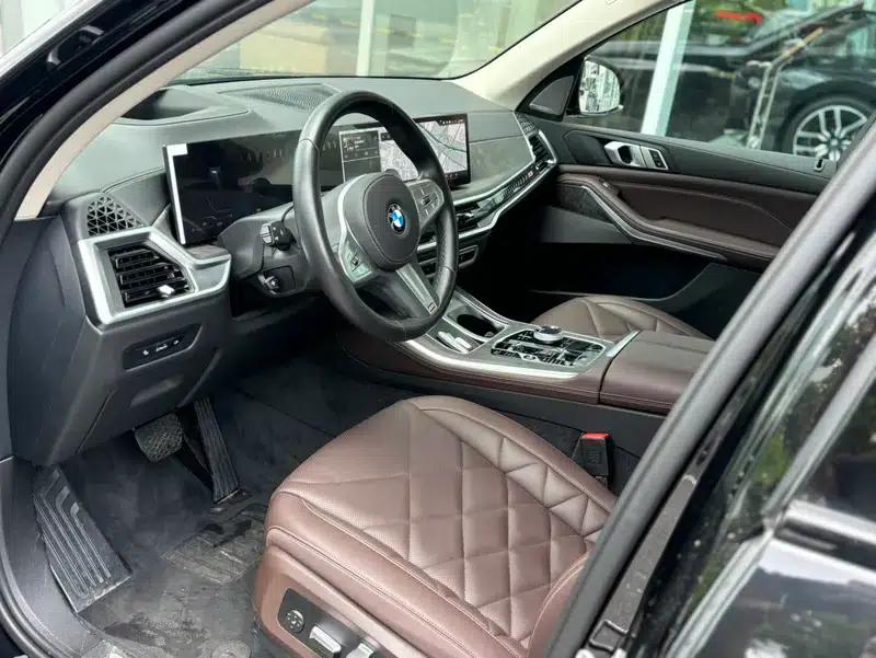 BMW X5 2023 xDrive30Li M Sport Shadow Edition — миниатюра 11