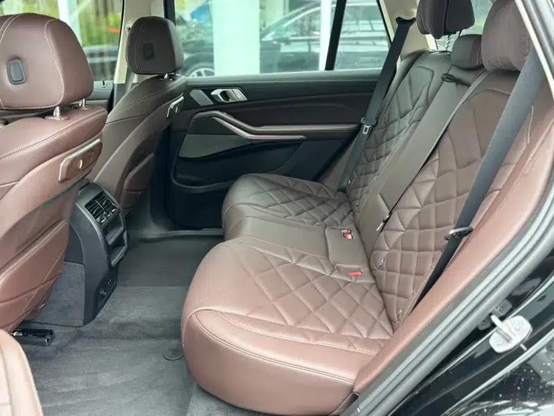 BMW X5 2023 xDrive30Li M Sport Shadow Edition — миниатюра 12