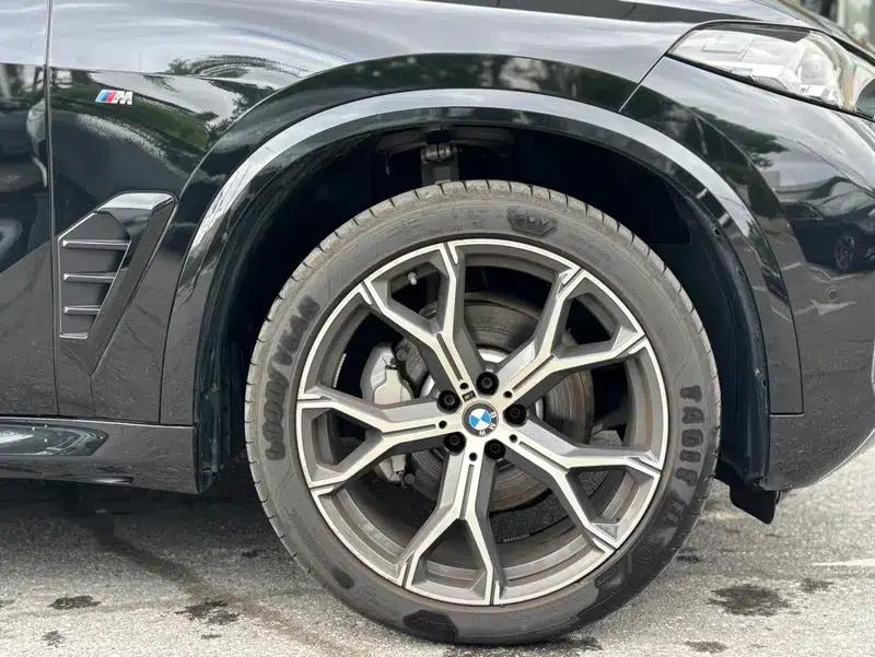 BMW X5 2023 xDrive30Li M Sport Shadow Edition — миниатюра 8