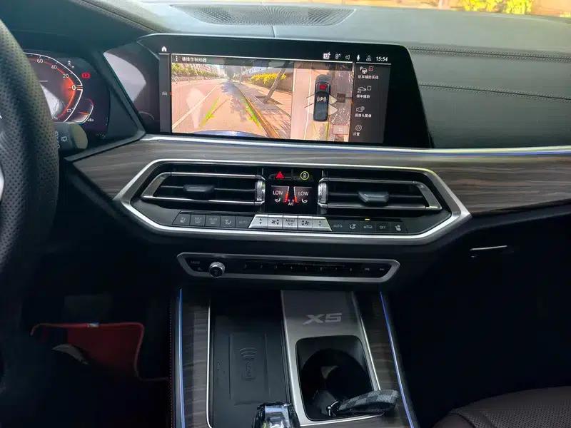 BMW X5 2022 xDrive 40Li M Sport Package — миниатюра 13