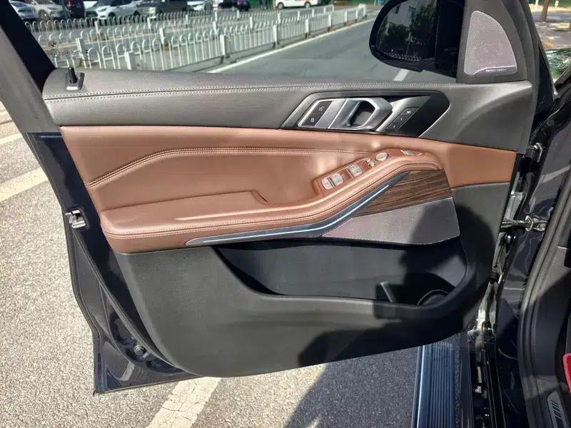 BMW X5 2022 xDrive 40Li M Sport Package — миниатюра 9