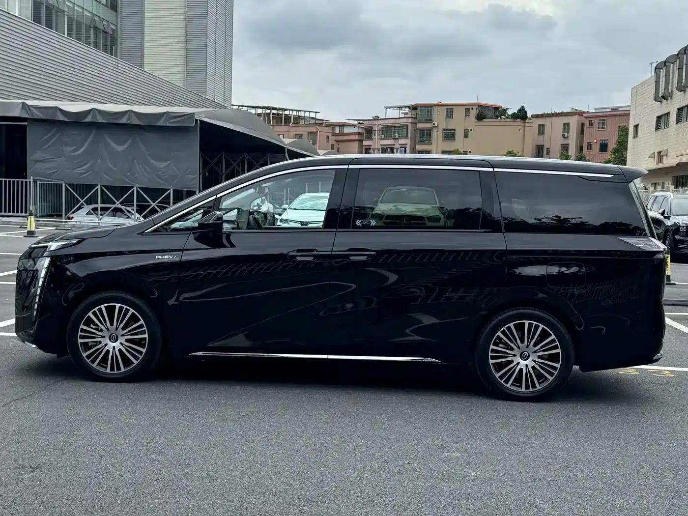 Trumpchi E8 PHEV 2024 Model 150km MAX+ — миниатюра 4