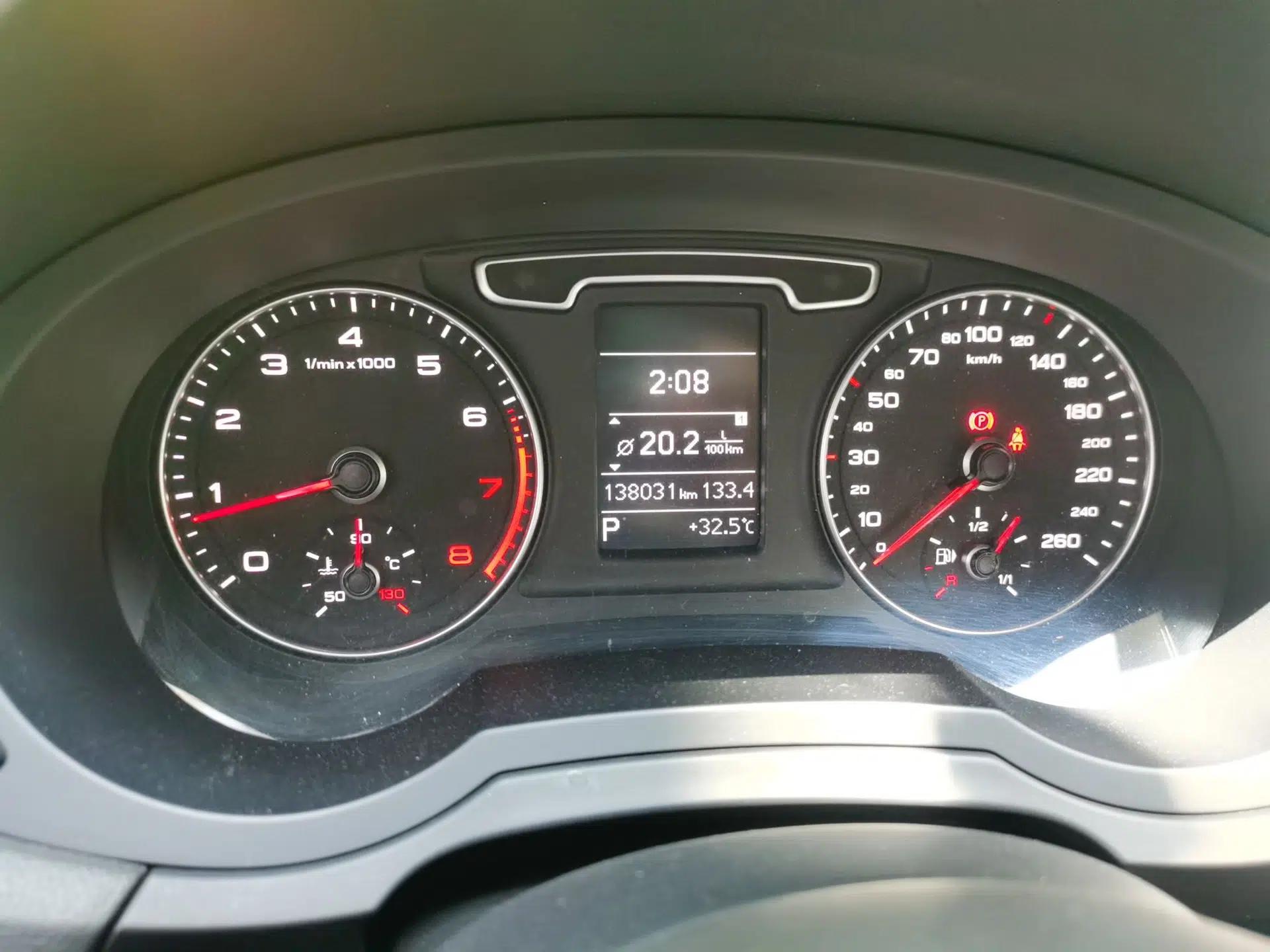 Audi Q3 2013 35 TFSI Comfort Model — миниатюра 11