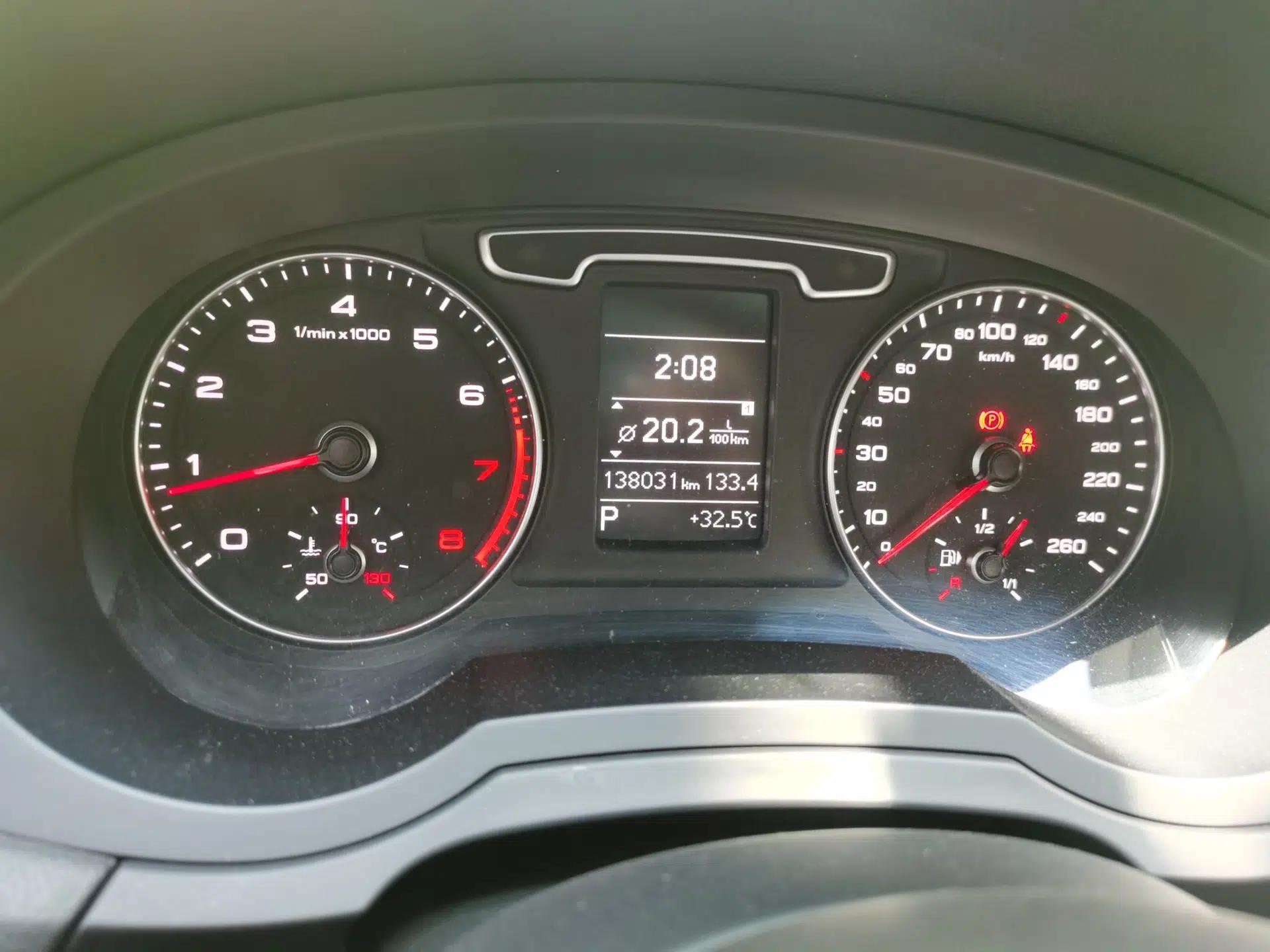 Audi Q3 2013 35 TFSI Comfort Model — миниатюра 12