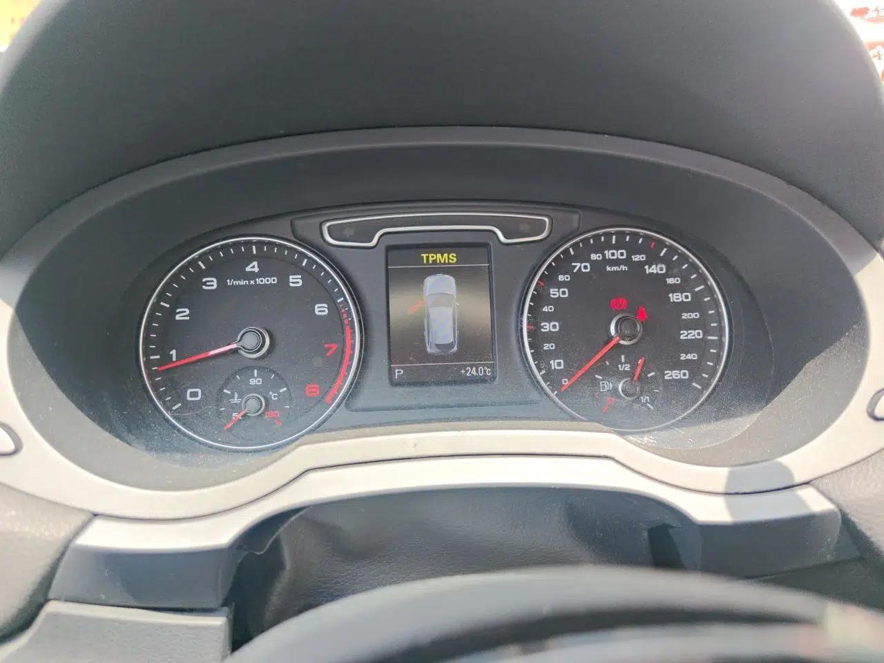 Audi Q3 2015 30 TFSI Comfort Model — миниатюра 11