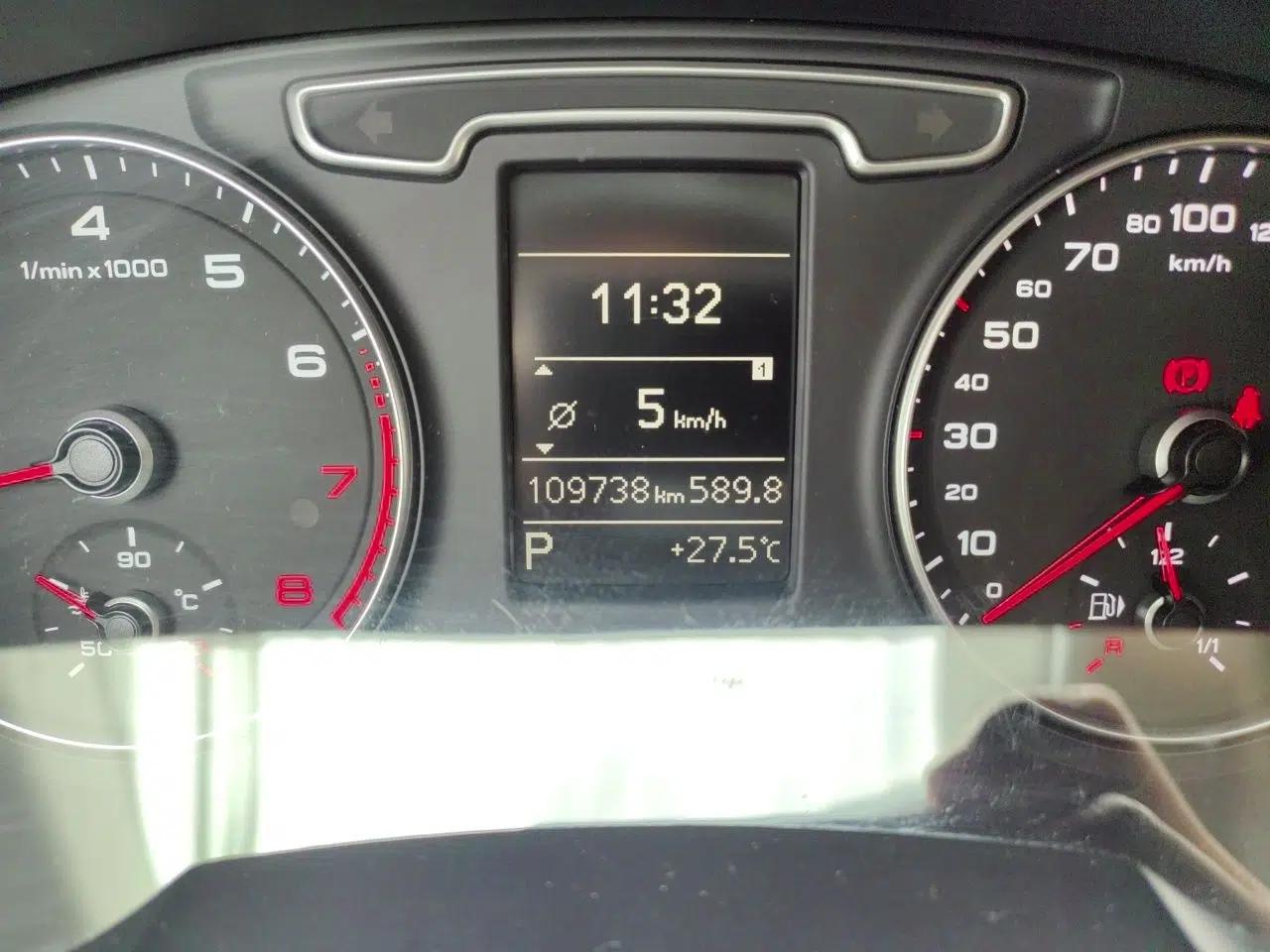 Audi Q3 2015 35 TFSI Comfort Model — миниатюра 12