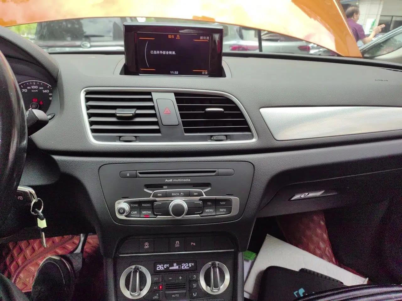 Audi Q3 2015 35 TFSI Comfort Model — миниатюра 13