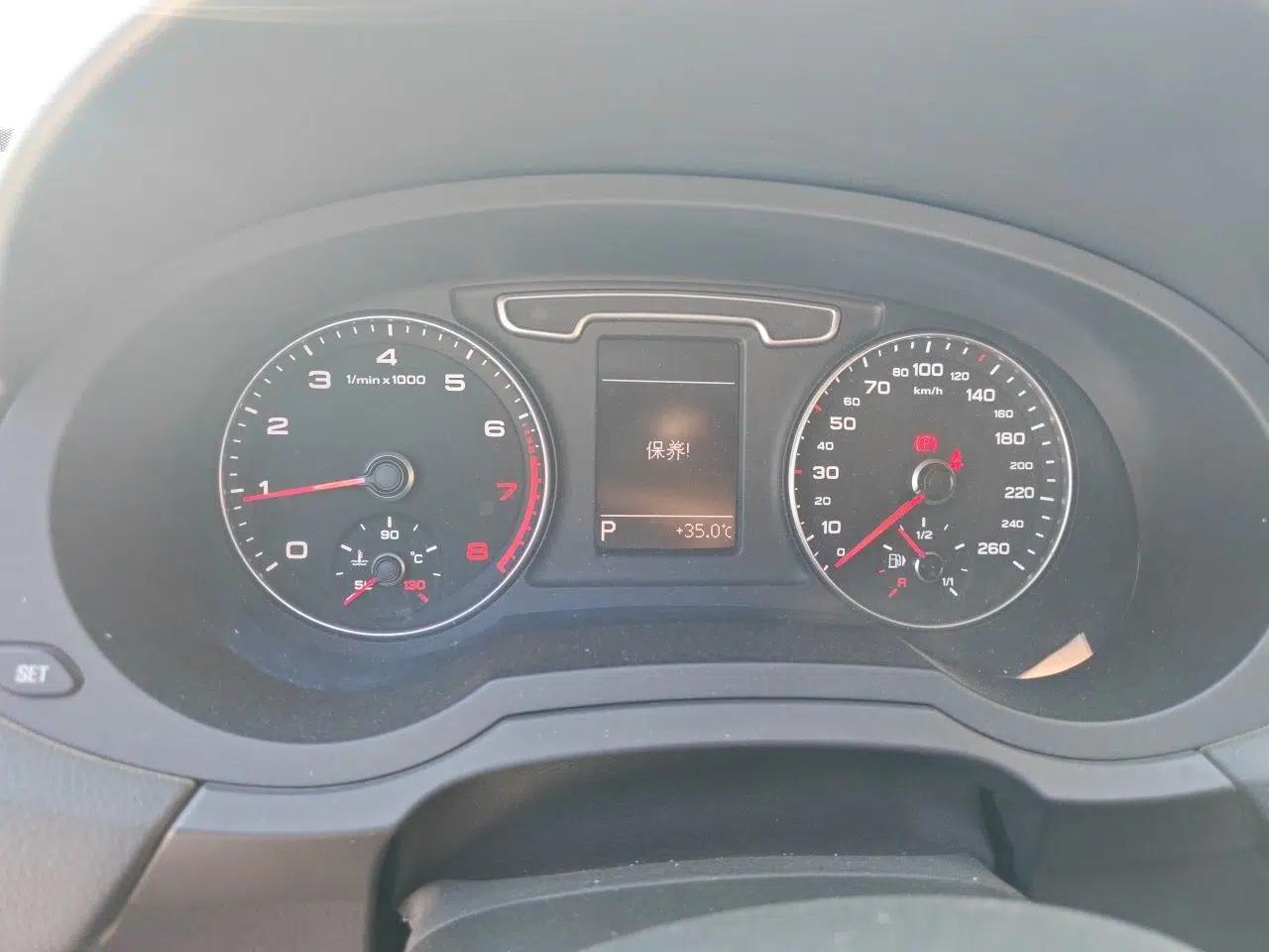 Audi Q3 2015 30 TFSI Comfort Model — миниатюра 11