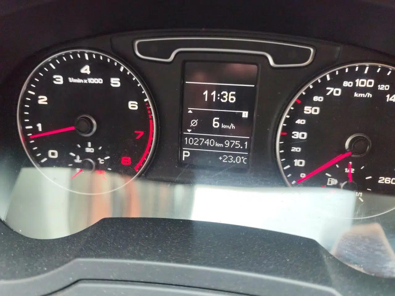Audi Q3 2015 30 TFSI Comfort Model — миниатюра 12