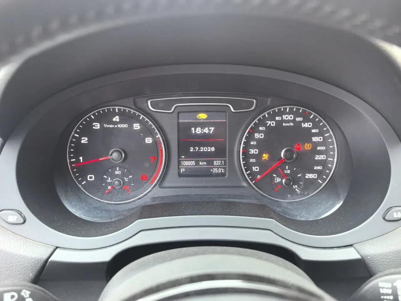 Audi Q3 2013 35 TFSI quattro Comfort Model — миниатюра 11
