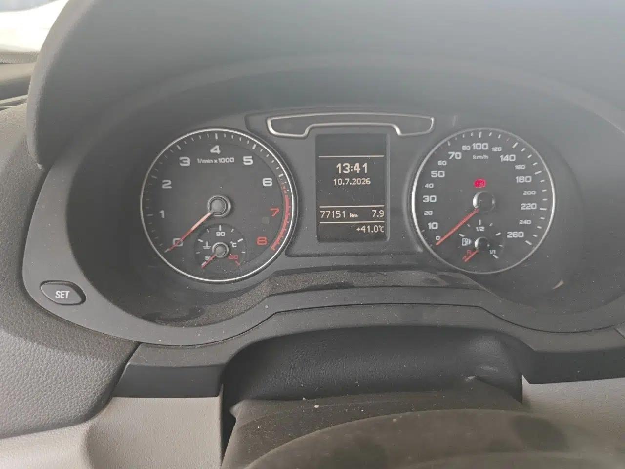 Audi Q3 2015 30 TFSI Ambition Edition — миниатюра 12