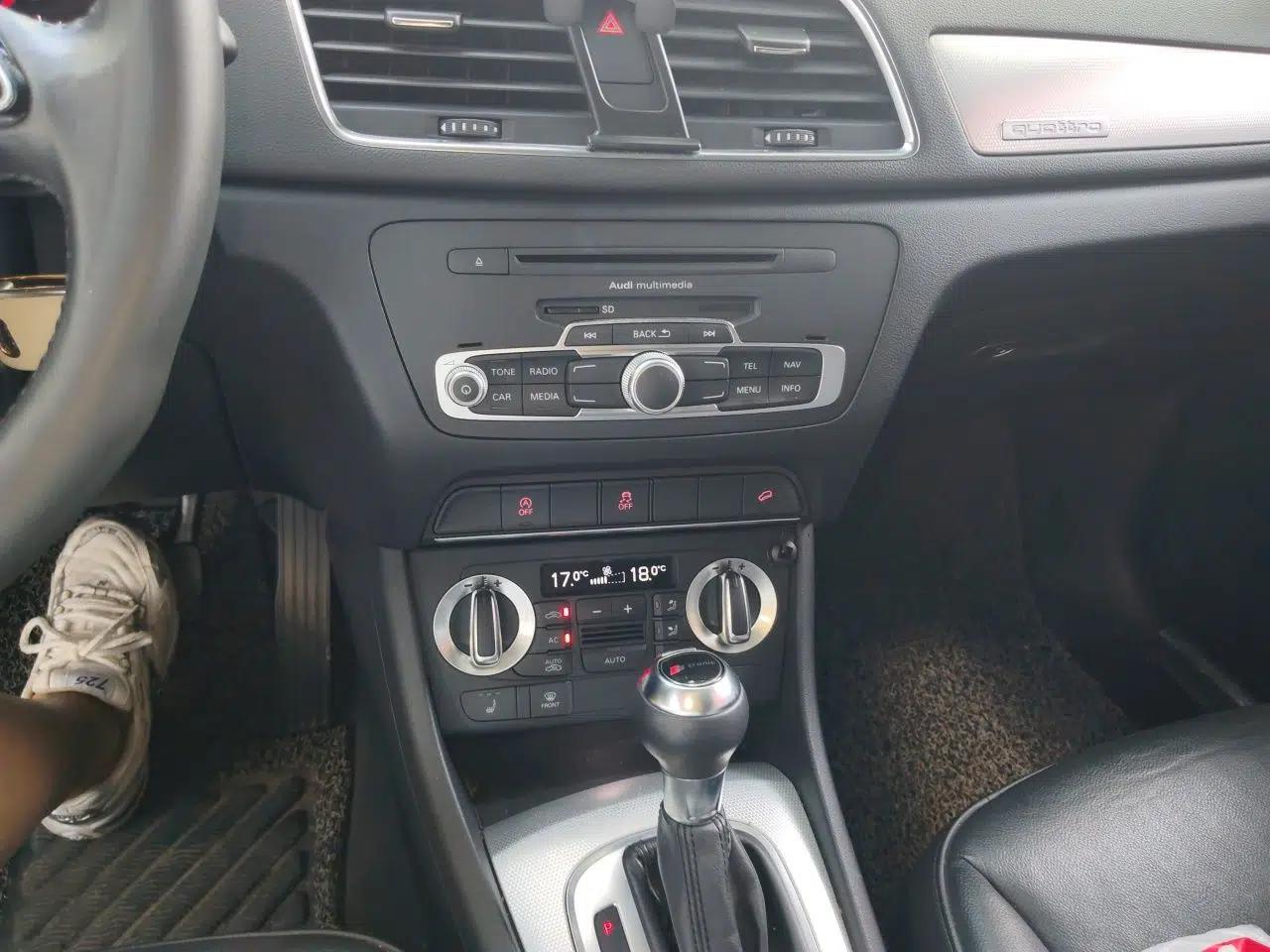 Audi Q3 2012 35 TFSI quattro Comfort Model — миниатюра 13