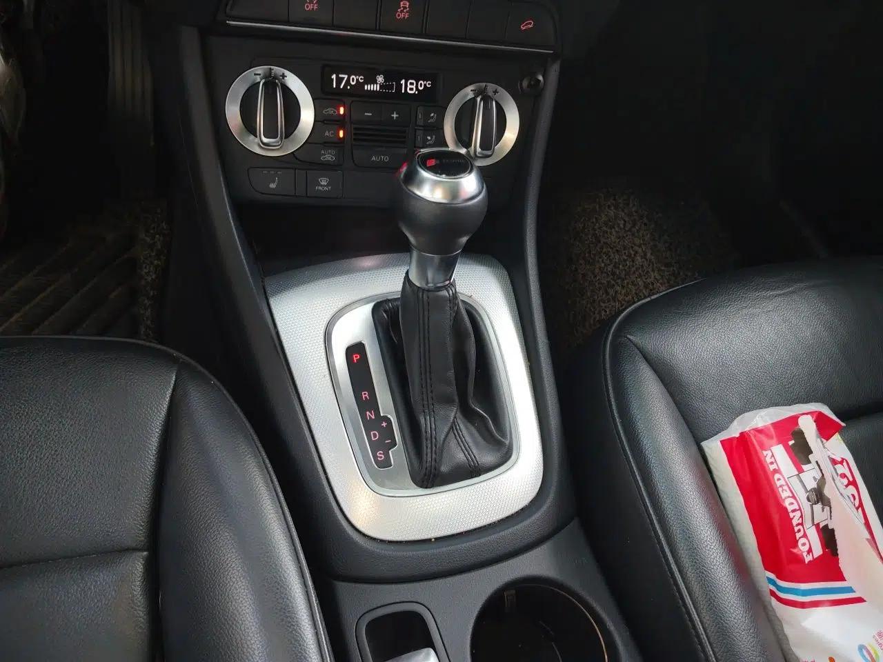Audi Q3 2012 35 TFSI quattro Comfort Model — миниатюра 14