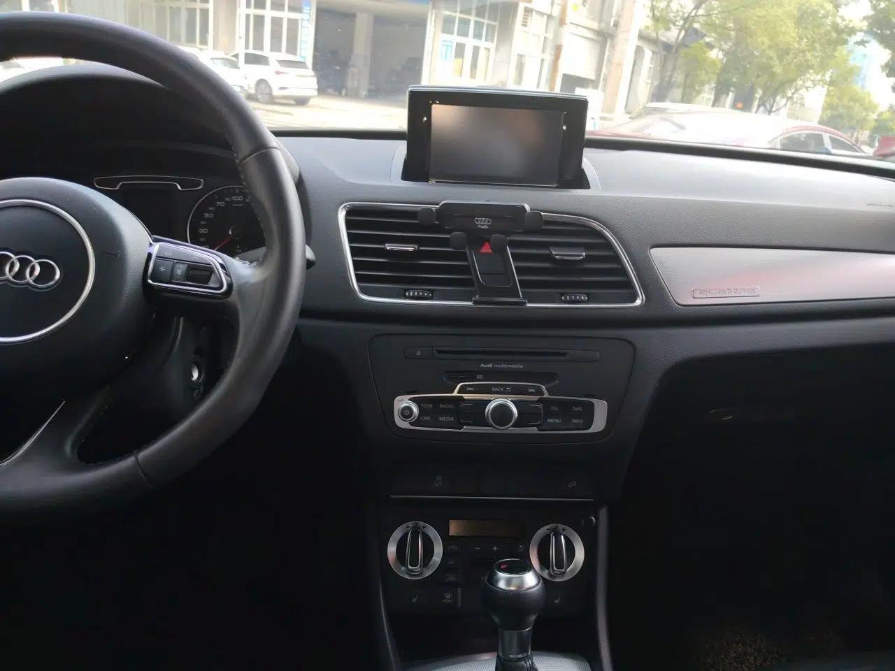 Audi Q3 2012 35 TFSI quattro Comfort Model — миниатюра 9