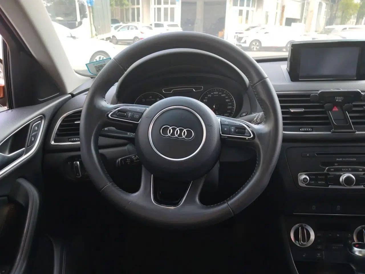Audi Q3 2012 35 TFSI quattro Comfort Model — миниатюра 10