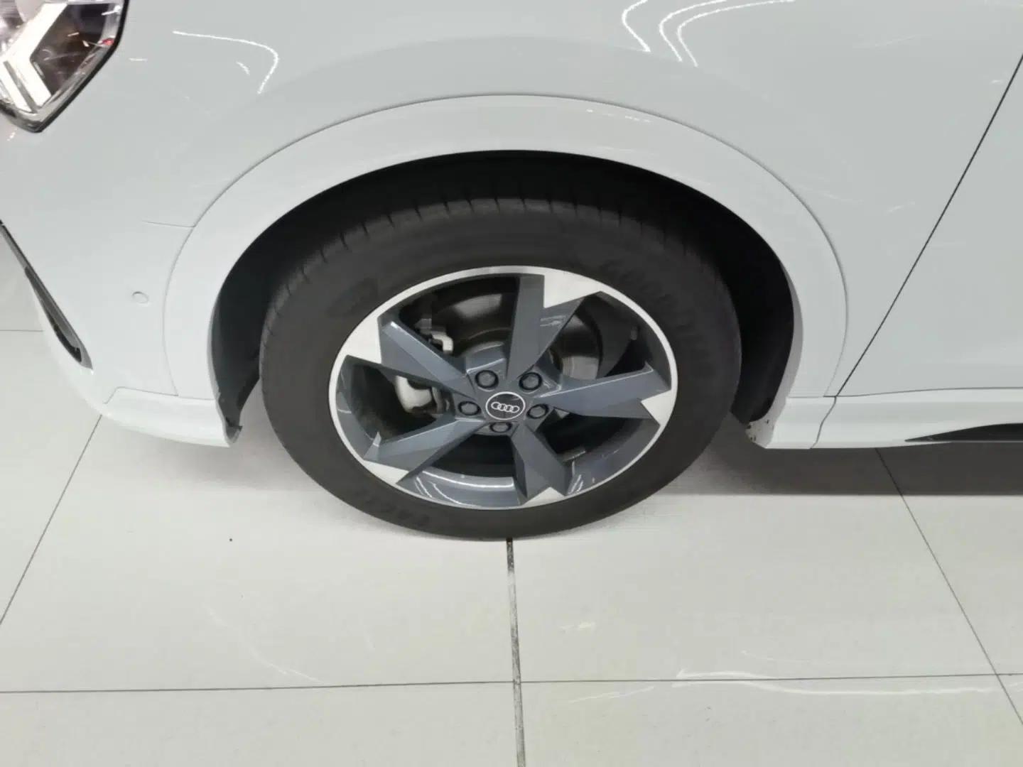 Audi Q3 2022 35 TFSI Fashion Dynamic Model — миниатюра 10