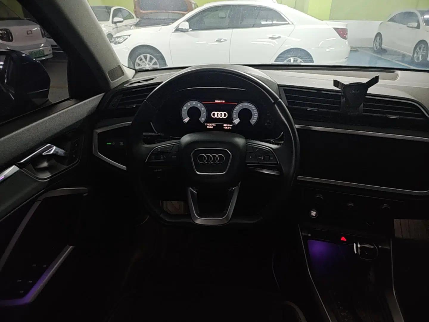 Audi Q3 2019 40 TFSI Fashion Dynamic Model — миниатюра 13