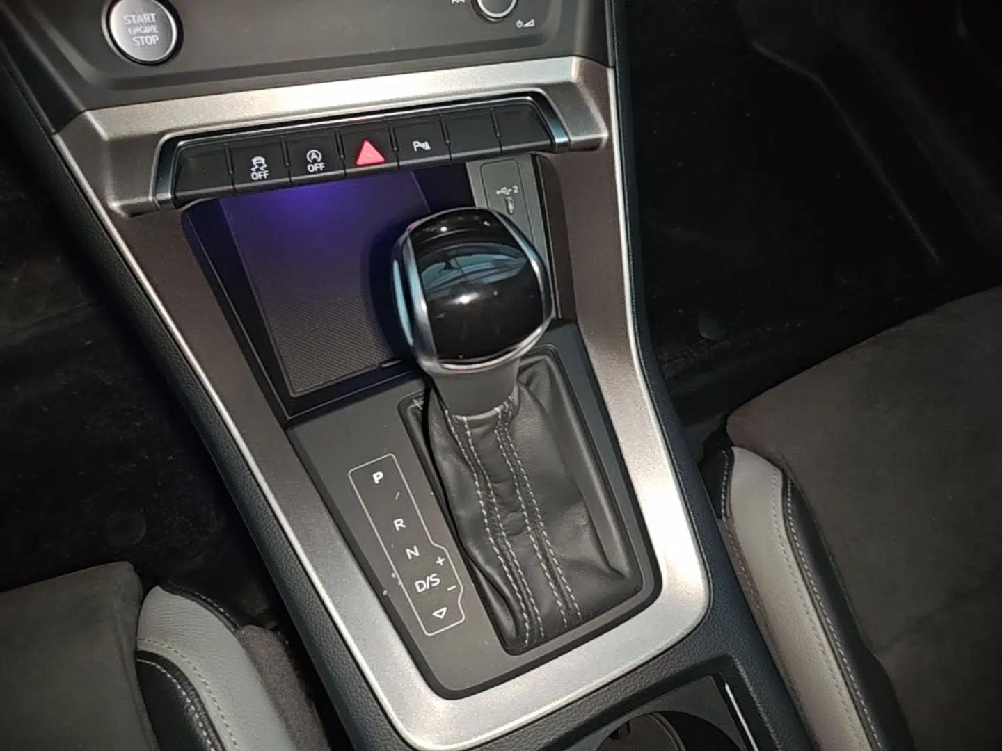Audi Q3 2019 40 TFSI Fashion Dynamic Model — миниатюра 16