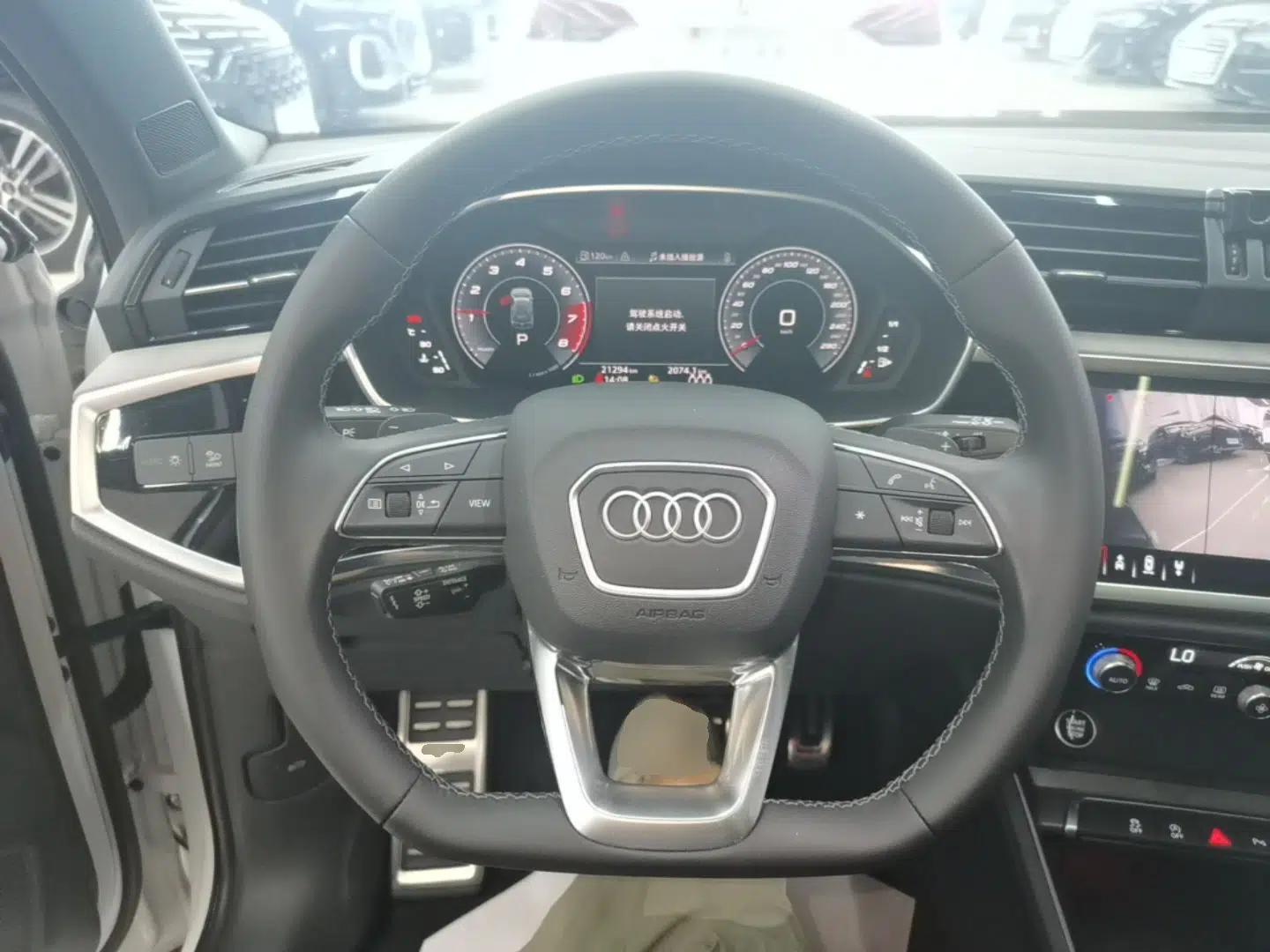 Audi Q3 2024 35 TFSI Fashion Dynamic Edition — миниатюра 13