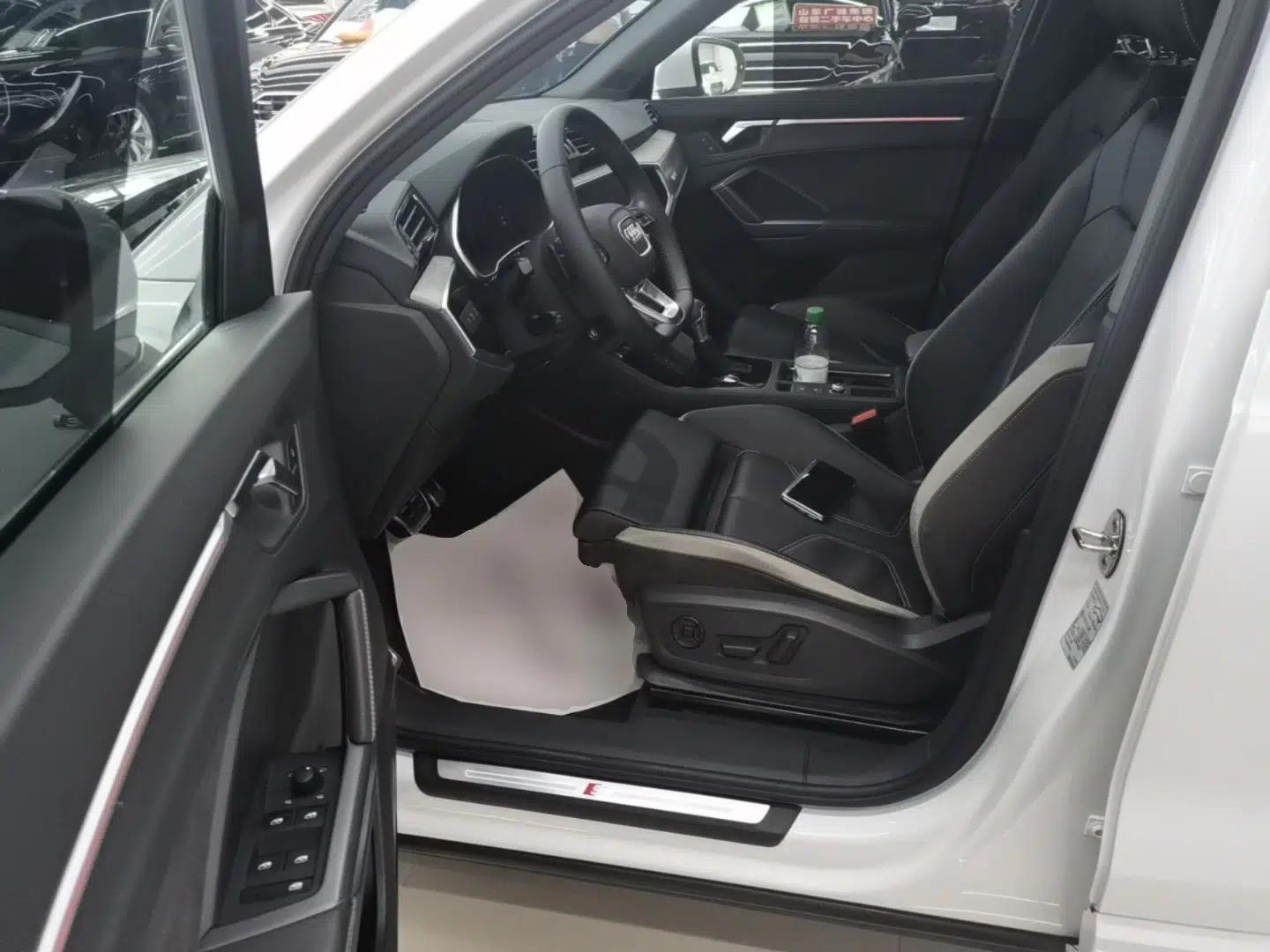 Audi Q3 2024 35 TFSI Fashion Dynamic Edition — миниатюра 18