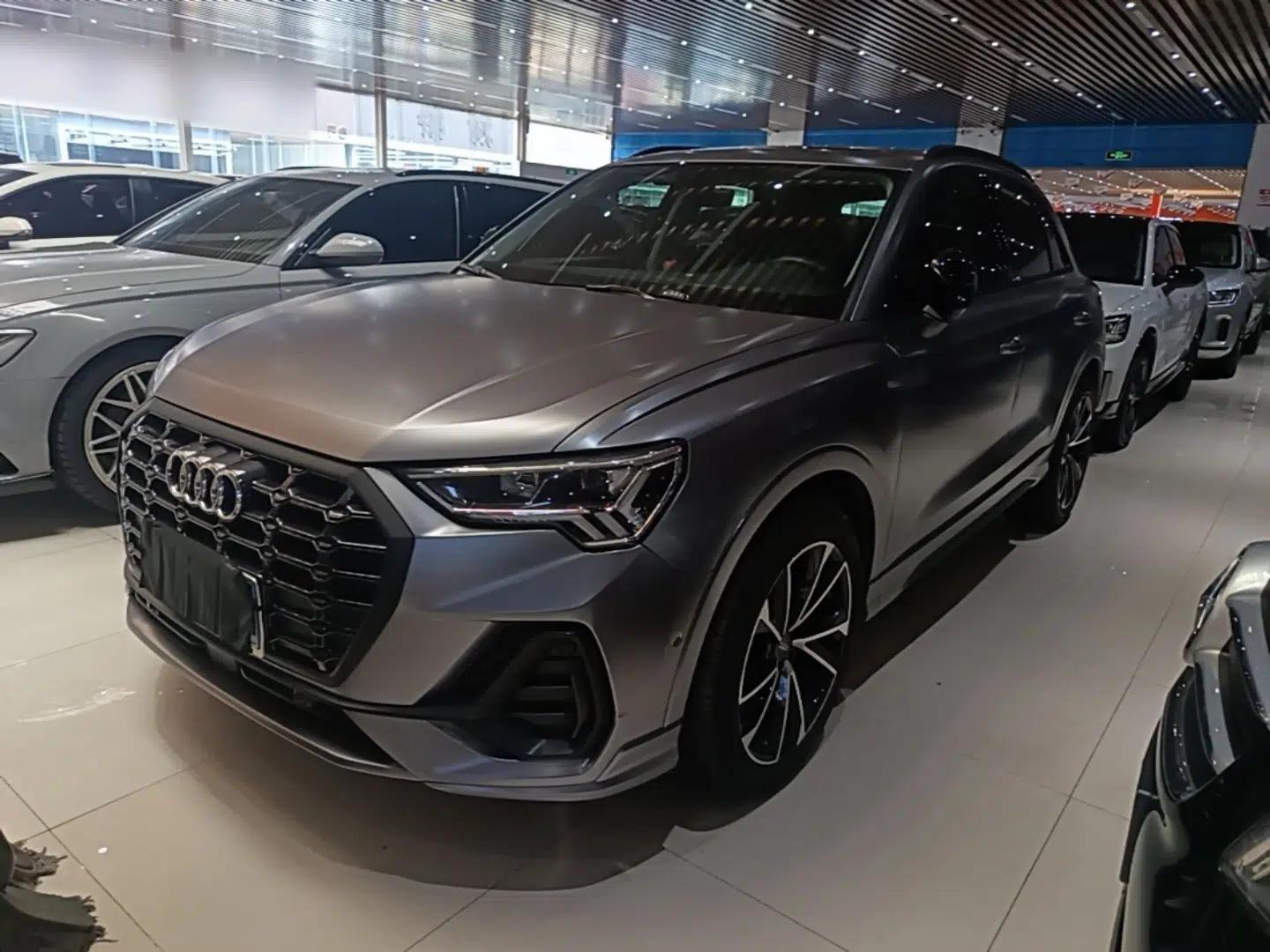Audi Q3 2023 35 TFSI Fashion Dynamic Model (1.5T) — миниатюра 1
