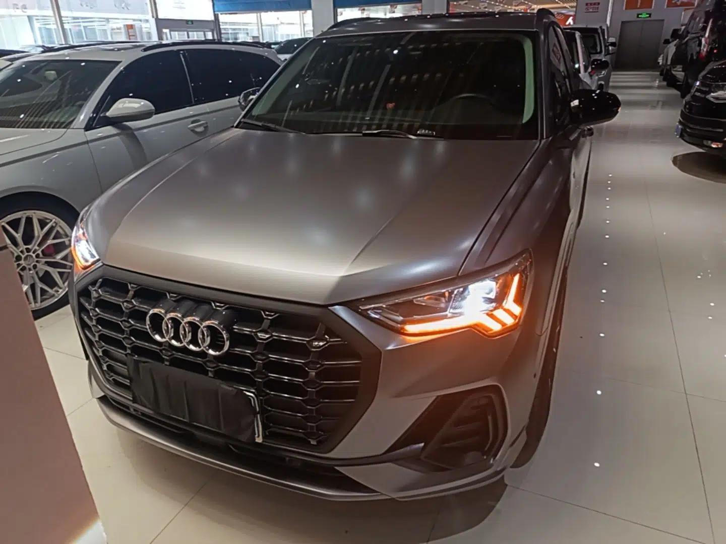Audi Q3 2023 35 TFSI Fashion Dynamic Model (1.5T) — миниатюра 2