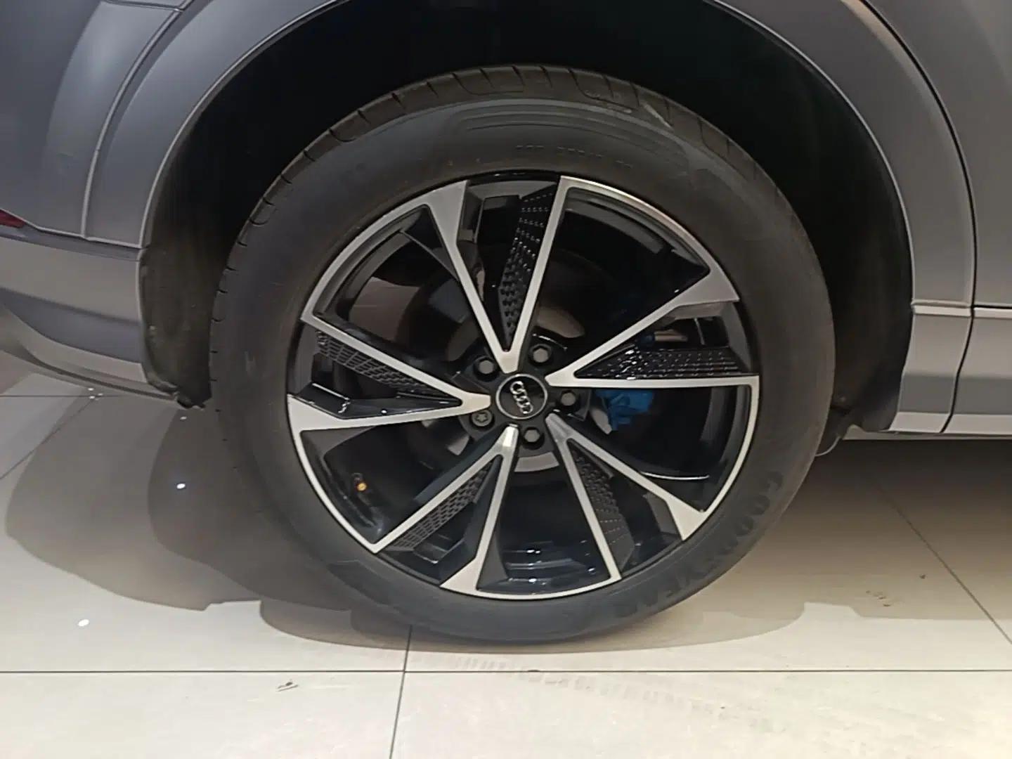 Audi Q3 2023 35 TFSI Fashion Dynamic Model (1.5T) — миниатюра 11