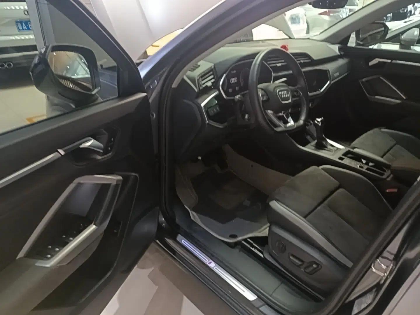 Audi Q3 2023 35 TFSI Fashion Dynamic Model (1.5T) — миниатюра 23