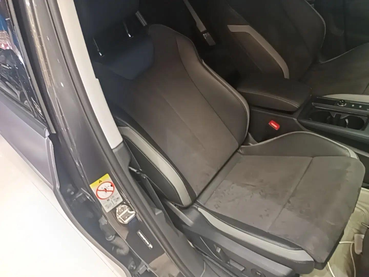 Audi Q3 2023 35 TFSI Fashion Dynamic Model (1.5T) — миниатюра 24