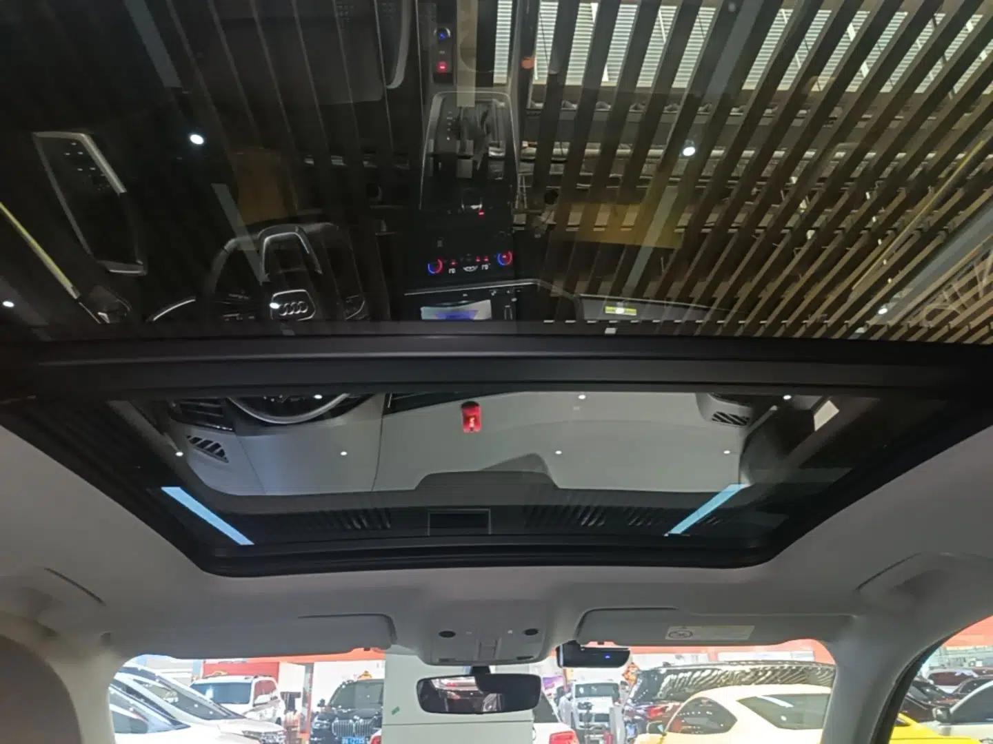 Audi Q3 2023 35 TFSI Fashion Dynamic Model (1.5T) — миниатюра 26