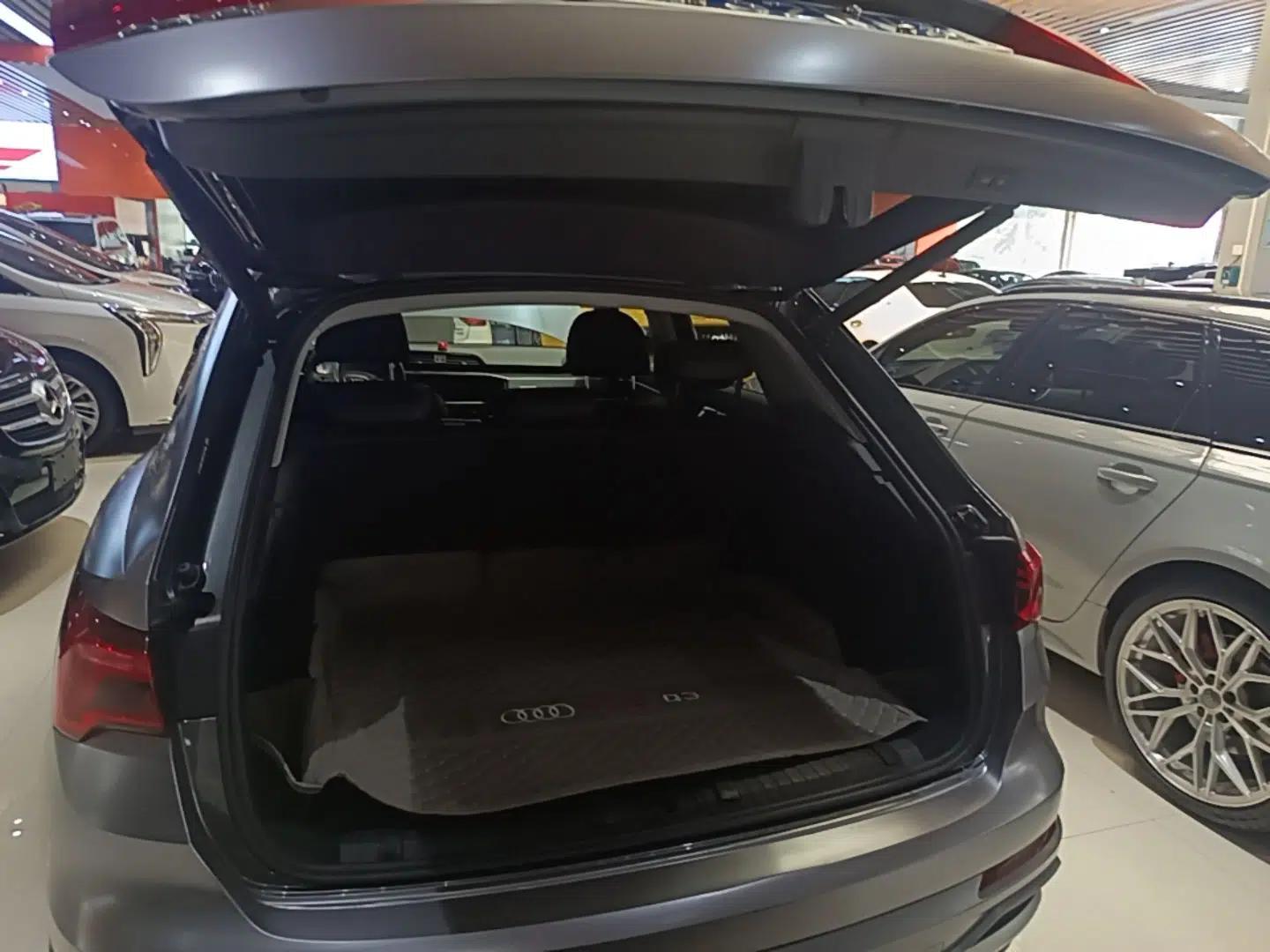 Audi Q3 2023 35 TFSI Fashion Dynamic Model (1.5T) — миниатюра 27