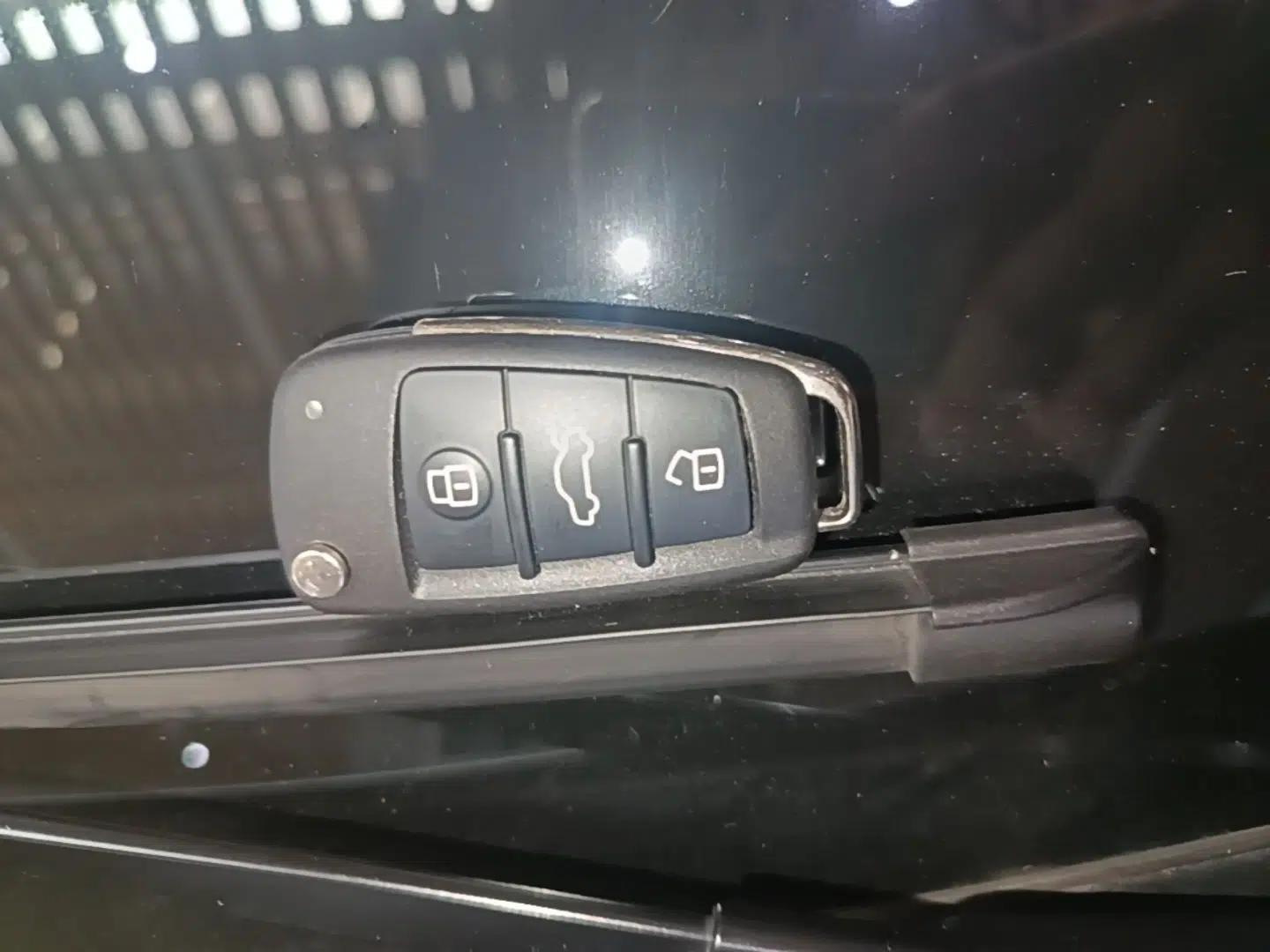 Audi Q3 2023 35 TFSI Fashion Dynamic Model (1.5T) — миниатюра 28