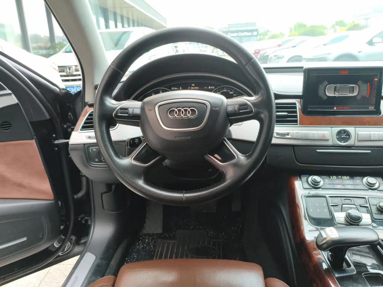 Audi A8 2012 A8L 50 TFSI quattro Comfort model — миниатюра 10