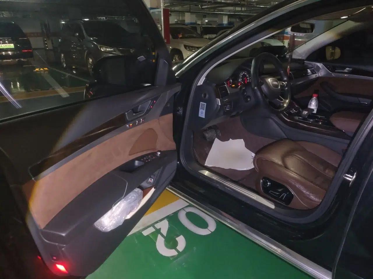 Audi A8 2013 A8L 45 TFSI quattro Comfort model — миниатюра 16