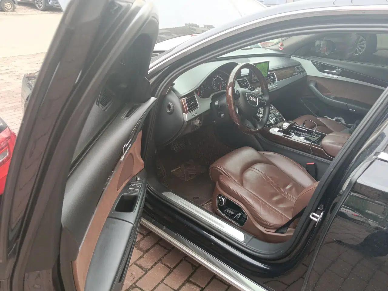 Audi A8 2014 A8L 45 TFSI quattro Luxury Model — миниатюра 16