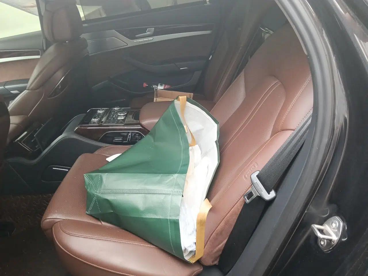 Audi A8 2014 A8L 45 TFSI quattro Luxury Model — миниатюра 17