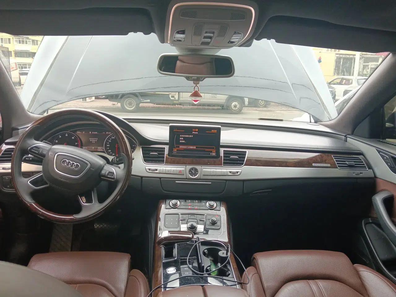 Audi A8 2014 A8L 45 TFSI quattro Luxury Model — миниатюра 18
