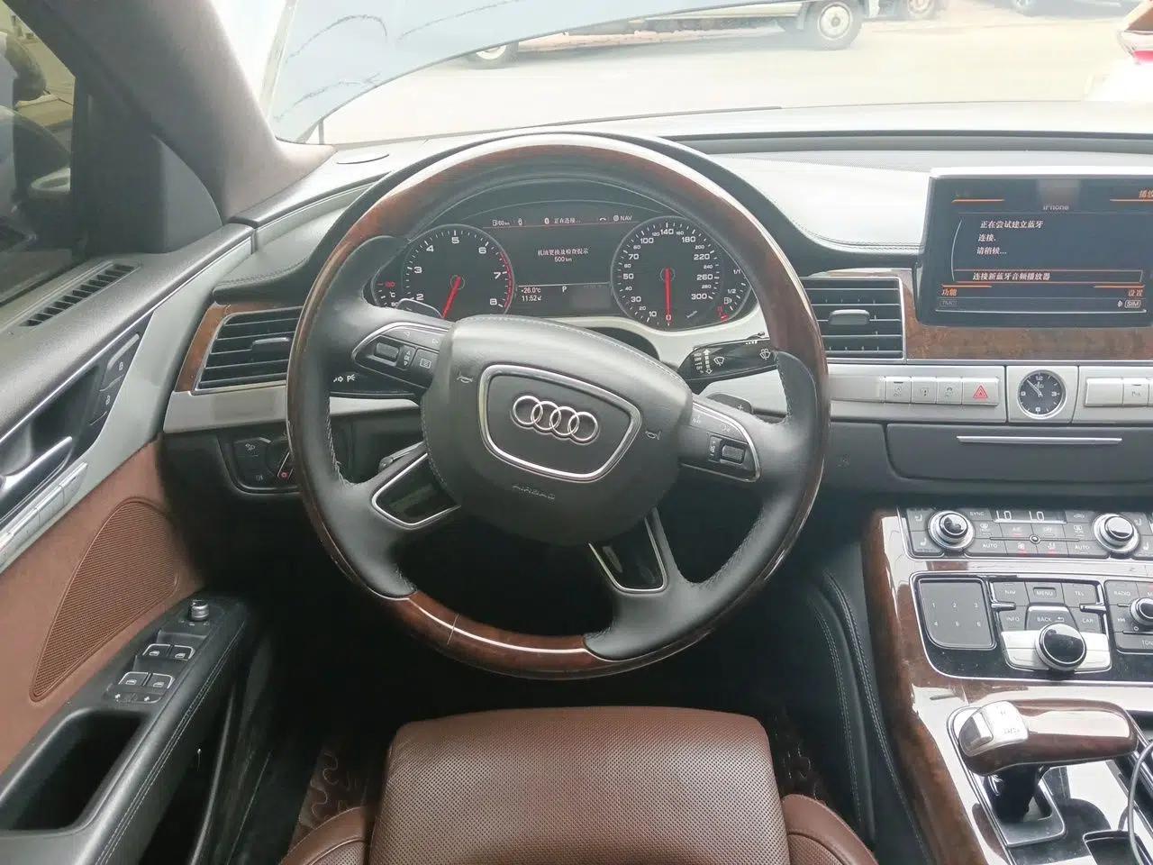 Audi A8 2014 A8L 45 TFSI quattro Luxury Model — миниатюра 10