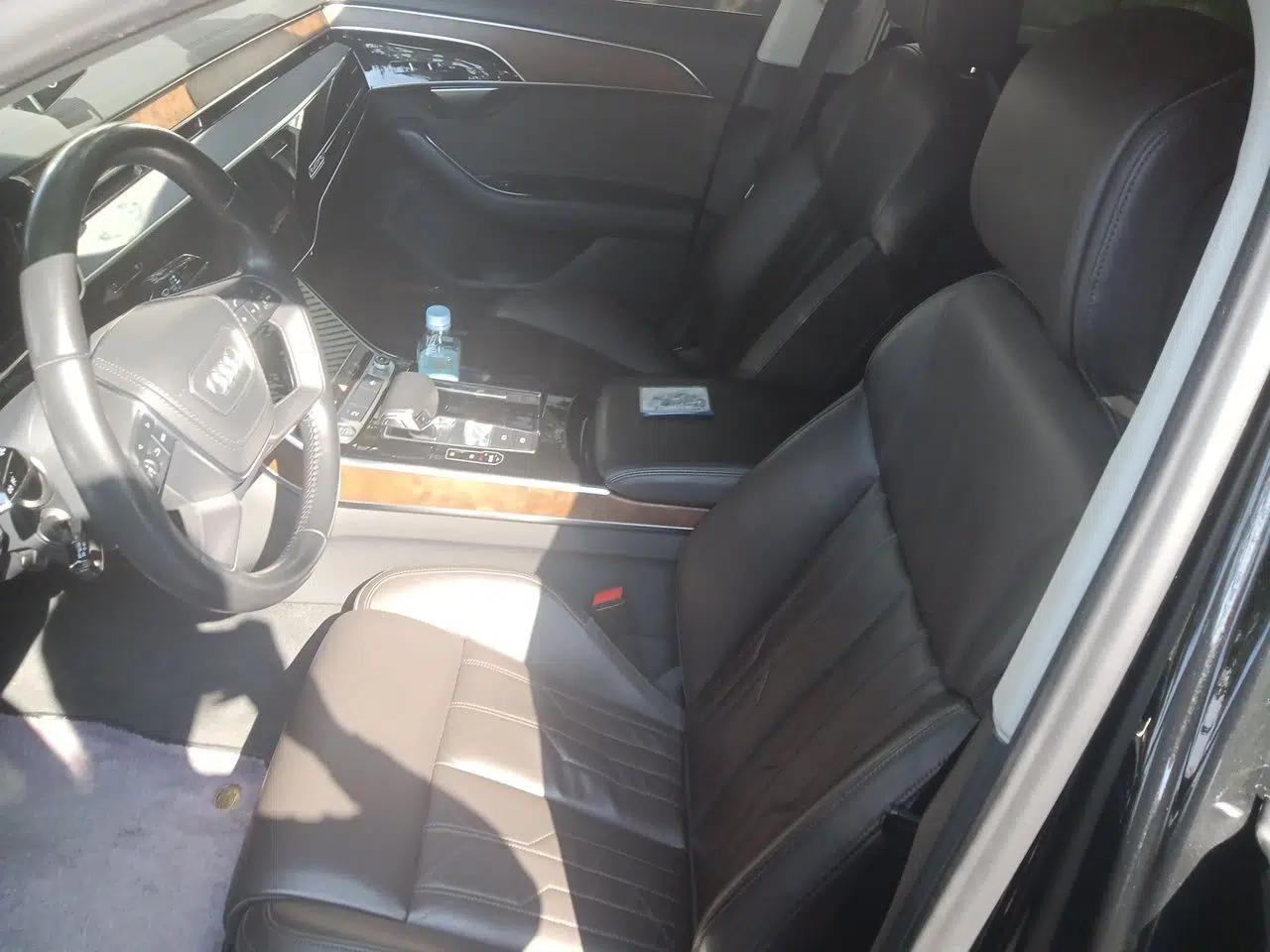 Audi A8 2018 A8L 55 TFSI quattro Launch Edition Prestige Model — миниатюра 15