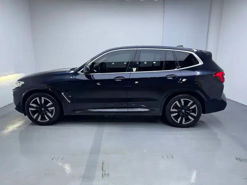 BMW iX3 2023 Leading Edition — миниатюра 4