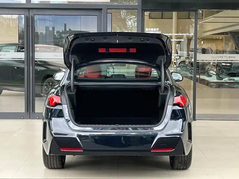 2025 BMW 2 Series 225L M Sport Package — миниатюра 16