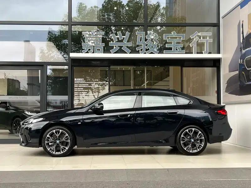2025 BMW 2 Series 225L M Sport Package — миниатюра 3