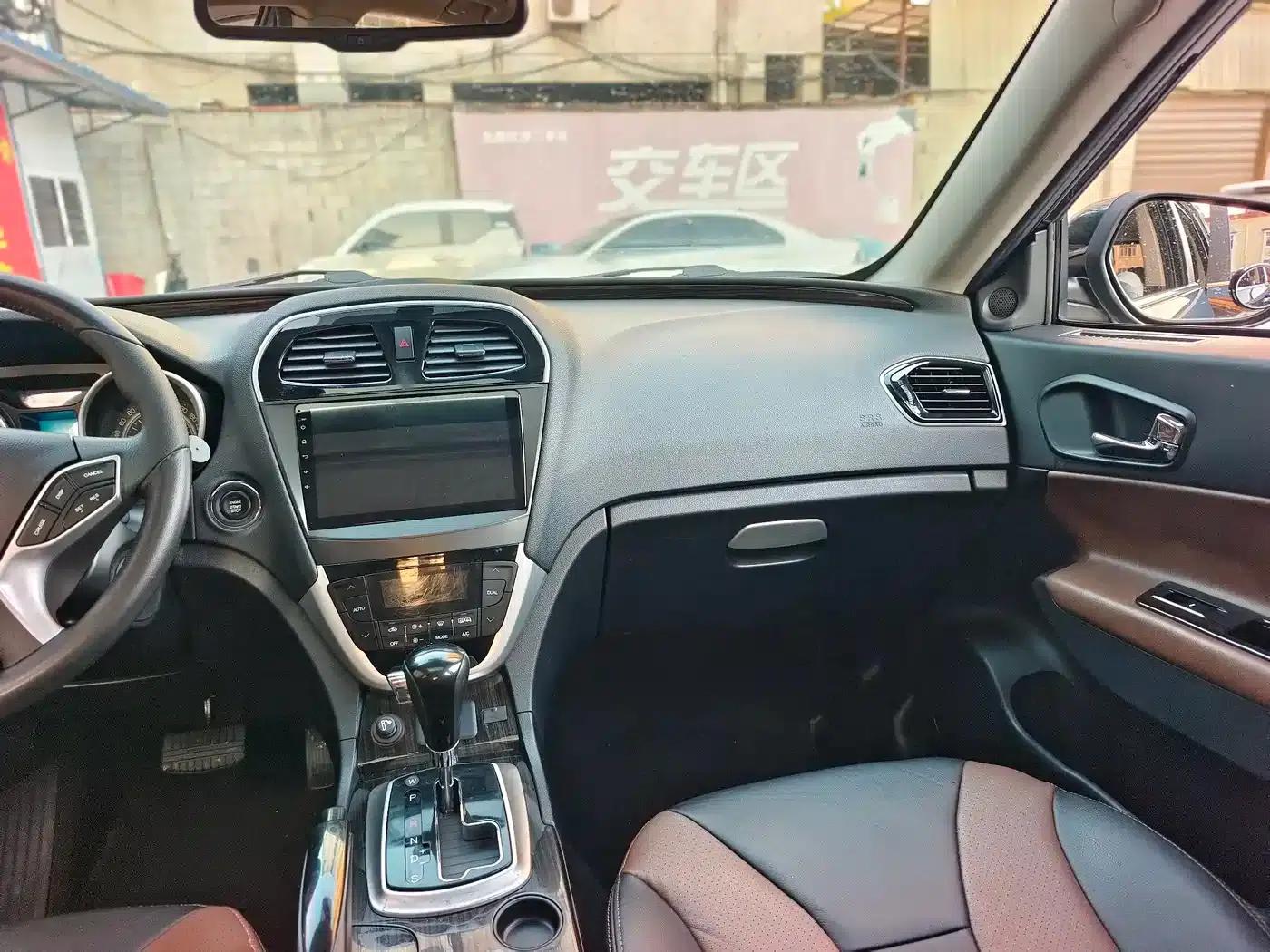 Trumpchi GS5 Super 2016 2.0L Automatic 2WD Premium Edition — миниатюра 8