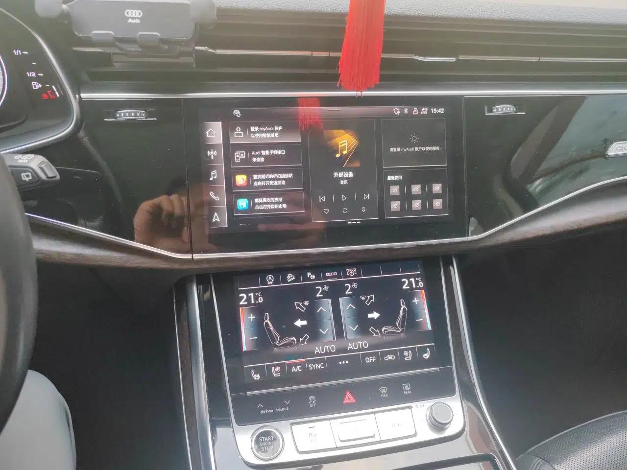 Audi Q7 2021 55 TFSI quattro S line Sport model — миниатюра 13