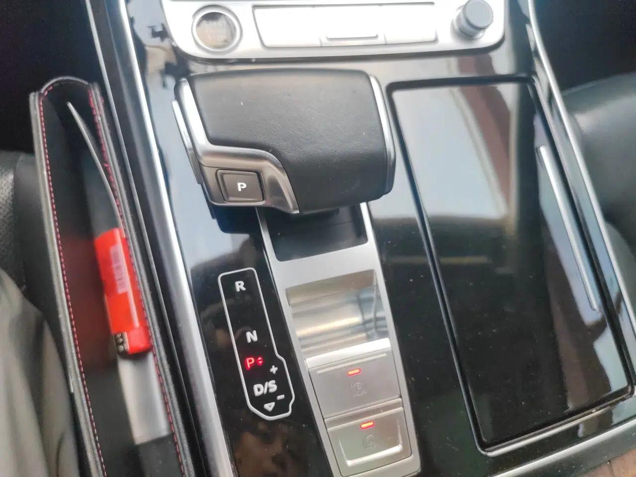 Audi Q7 2021 55 TFSI quattro S line Sport model — миниатюра 14