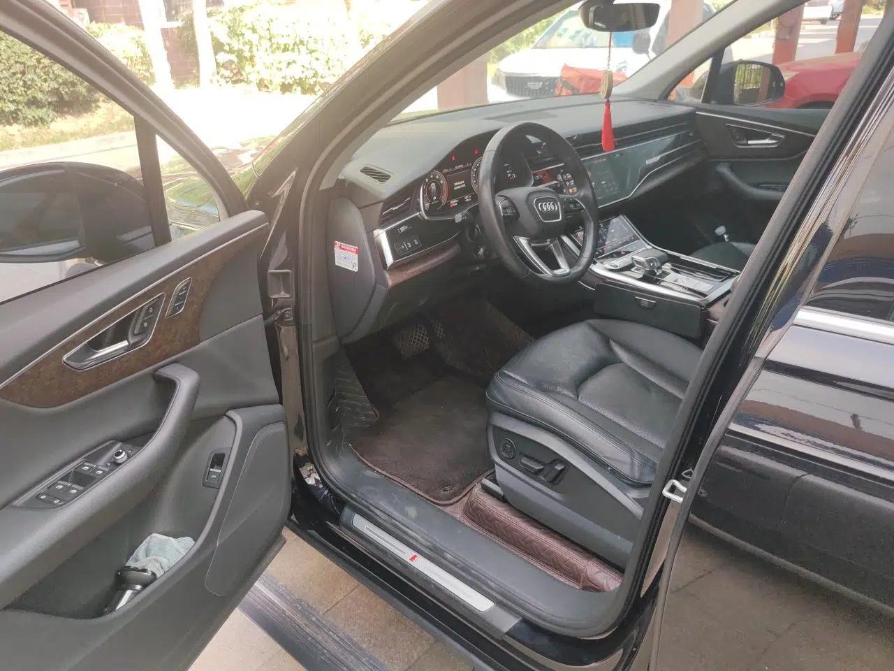 Audi Q7 2021 55 TFSI quattro S line Sport model — миниатюра 16