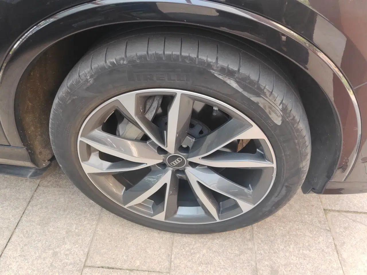 Audi Q7 2021 55 TFSI quattro S line Sport model — миниатюра 8