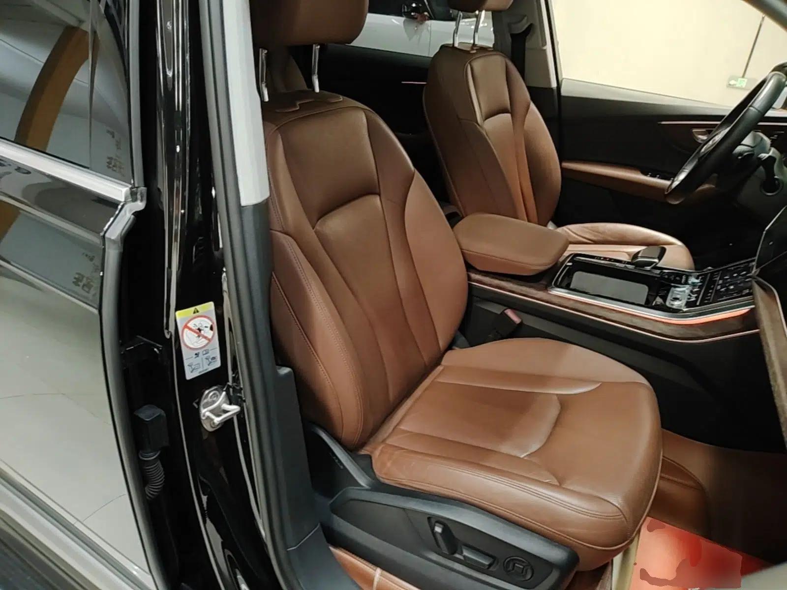Audi Q7 2022 55 TFSI quattro S line Sport model — миниатюра 19