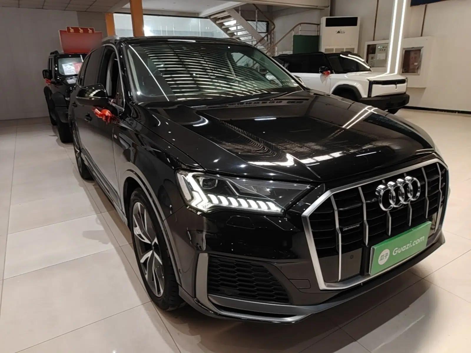Audi Q7 2022 55 TFSI quattro S line Sport model — миниатюра 3
